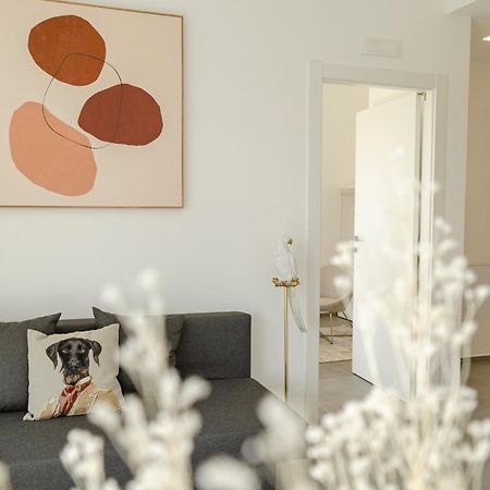 Ferienwohnung Apulialux - Exclusive And Modern City View, Private Parking Bari Exterior foto