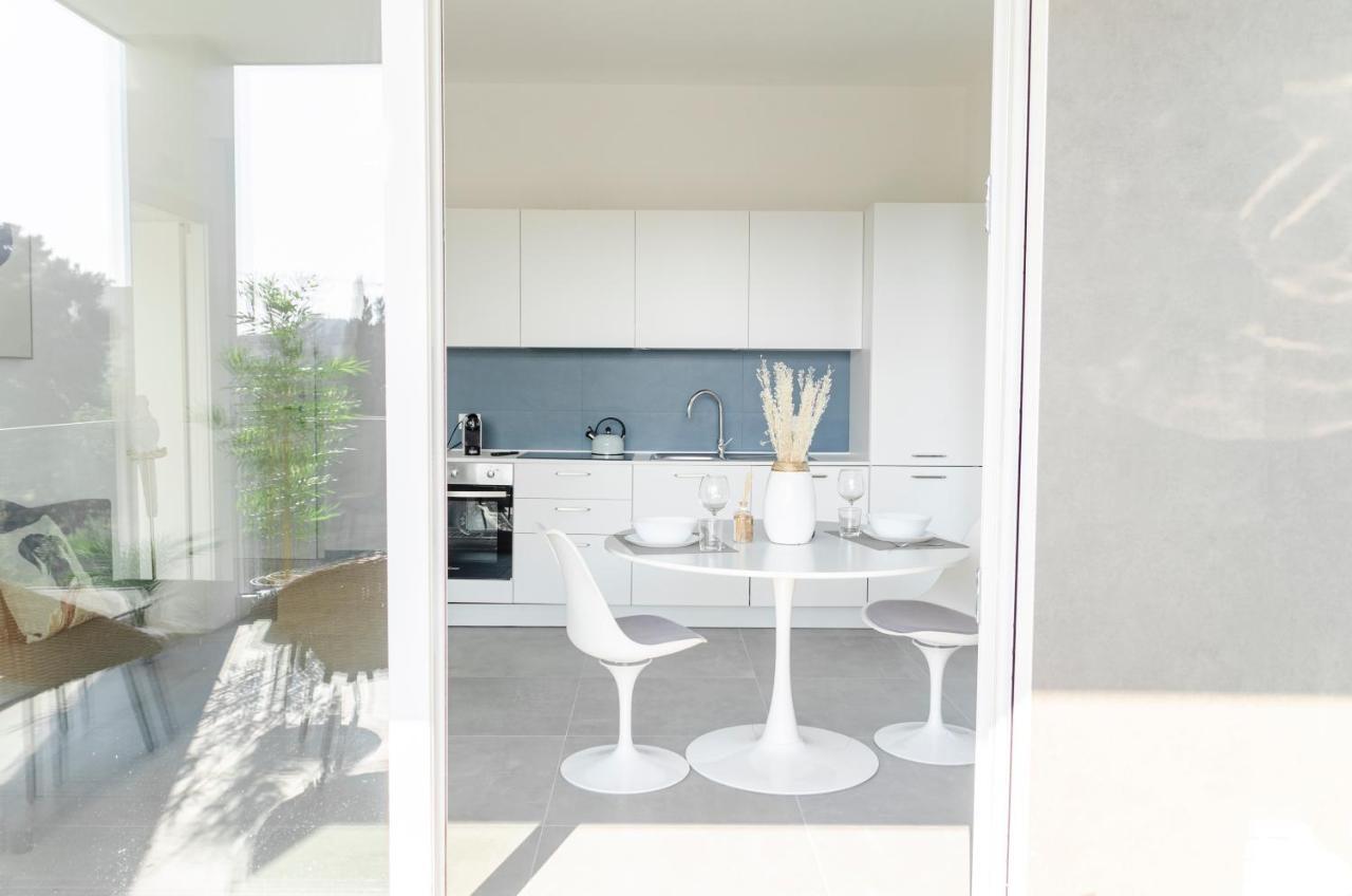 Ferienwohnung Apulialux - Exclusive And Modern City View, Private Parking Bari Exterior foto