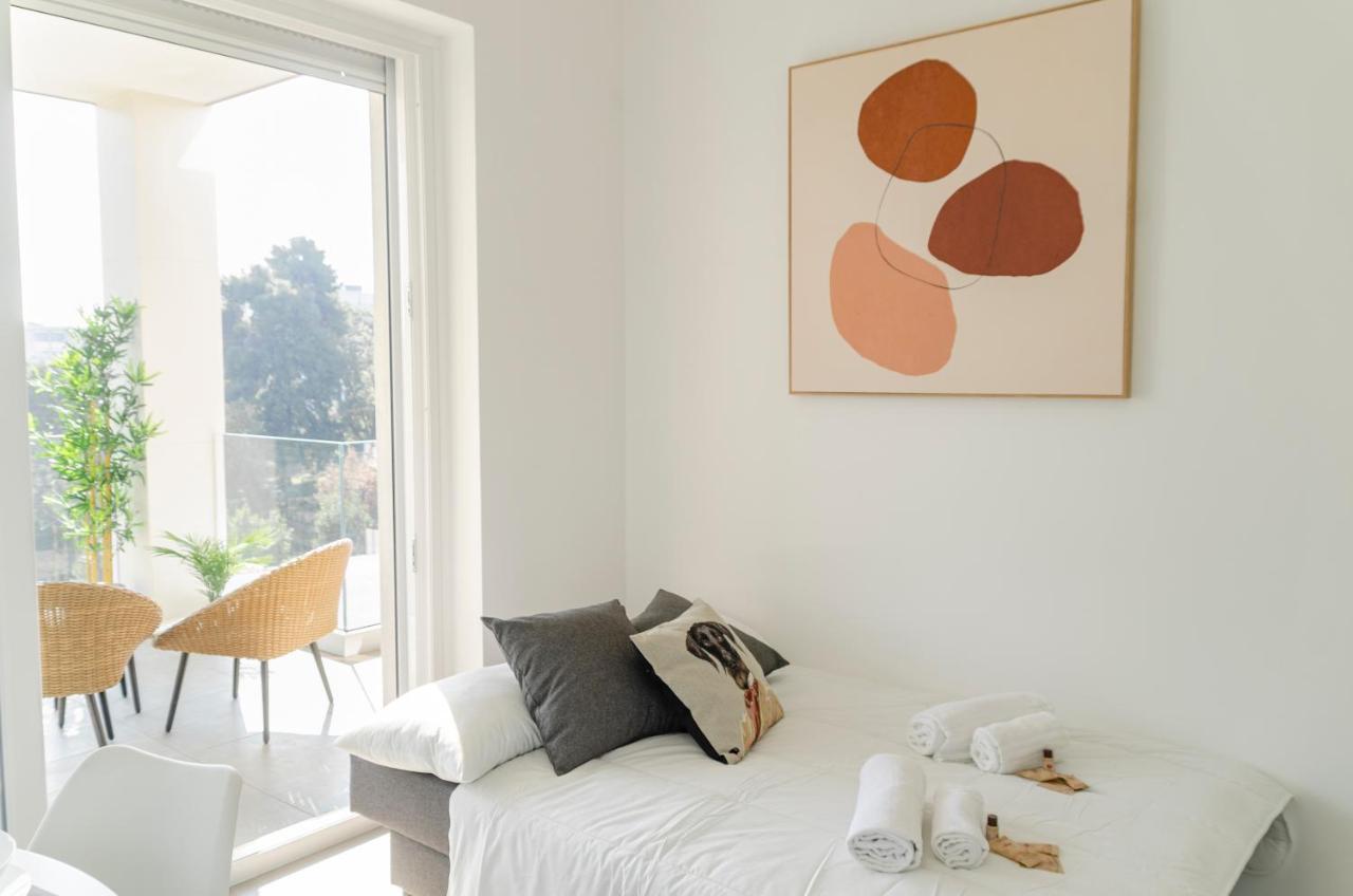 Ferienwohnung Apulialux - Exclusive And Modern City View, Private Parking Bari Exterior foto