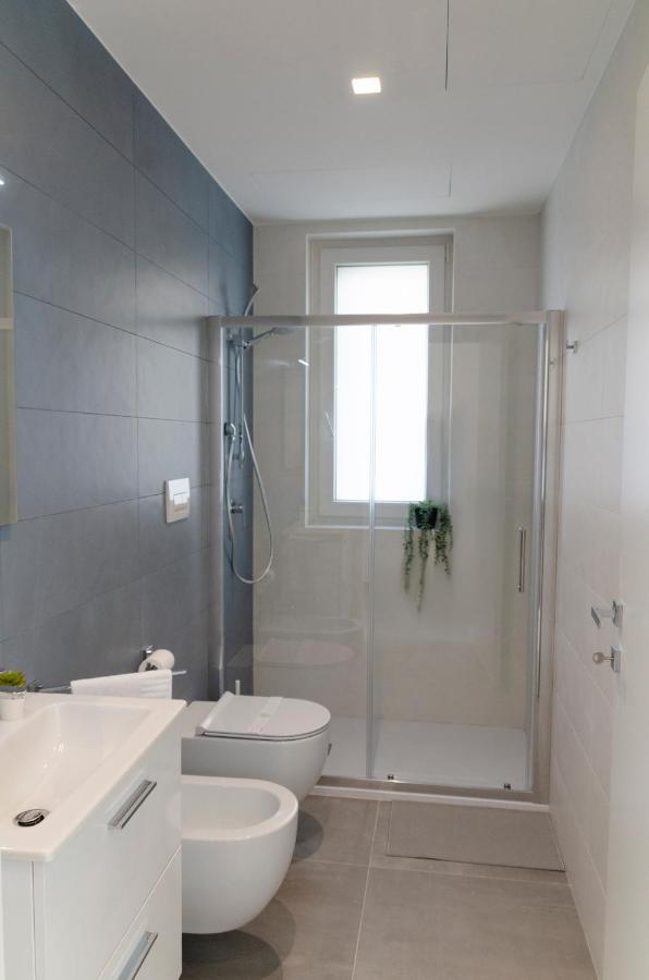 Ferienwohnung Apulialux - Exclusive And Modern City View, Private Parking Bari Exterior foto